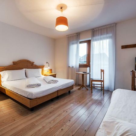 Hotel Europa ปอซซาดิฟัซซา ภายนอก รูปภาพ