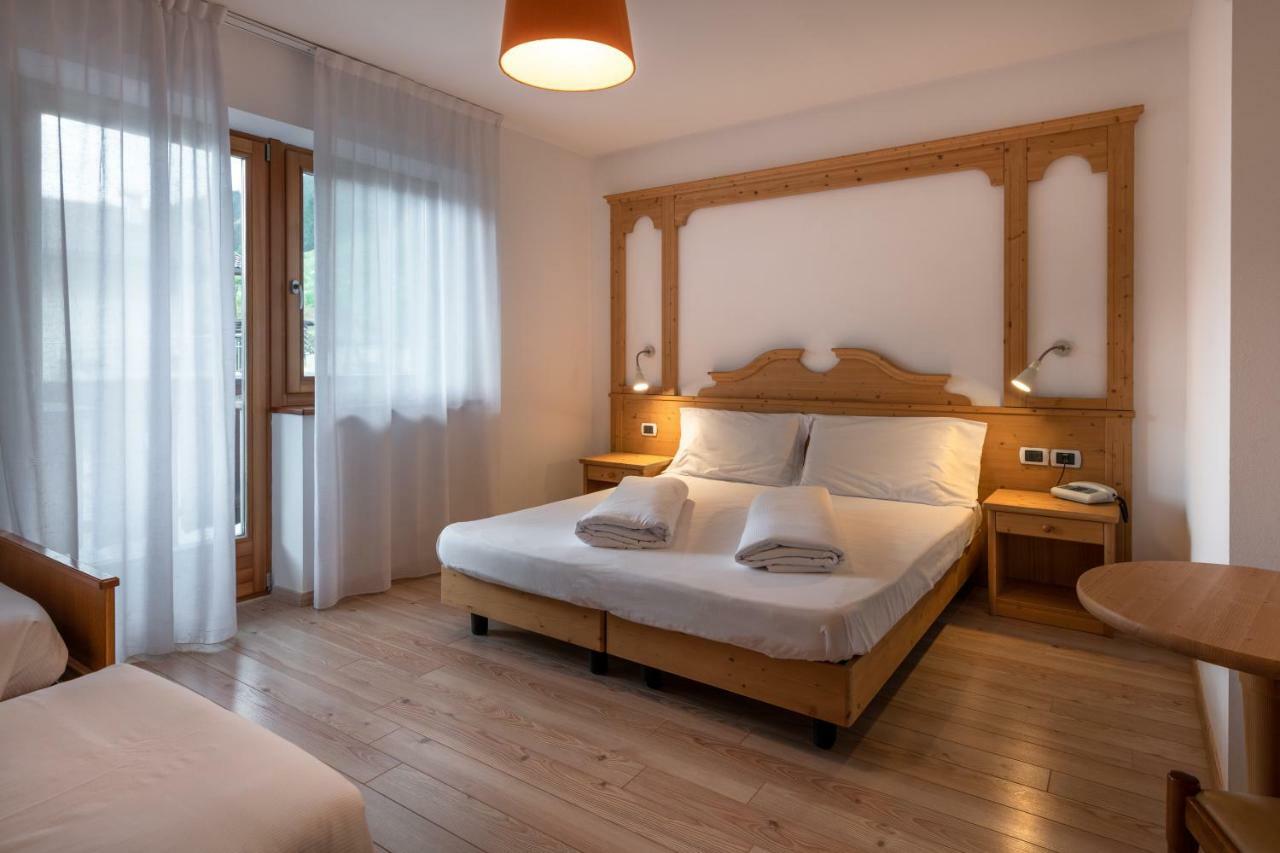 Hotel Europa ปอซซาดิฟัซซา ภายนอก รูปภาพ